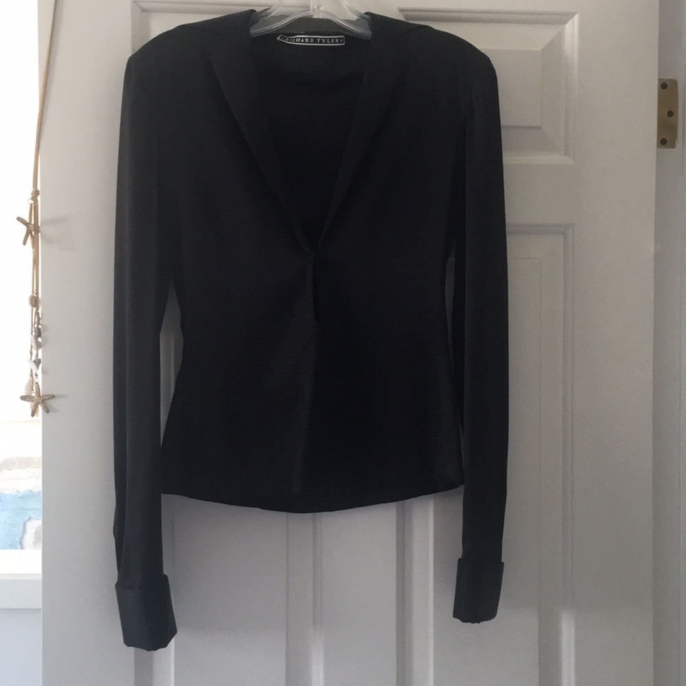 Richard Tyler Couture beautiful black silk top 🌸